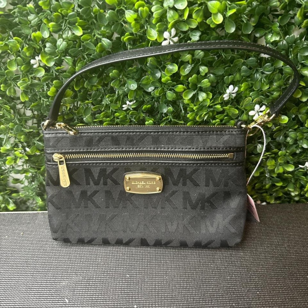 Michael Kors Wristlet